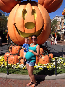 9 months pregnant & 3 days before I met my pumpkin